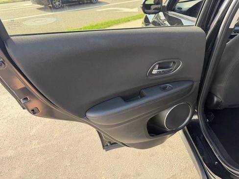 Used 2018 Honda HR-V EX image 14