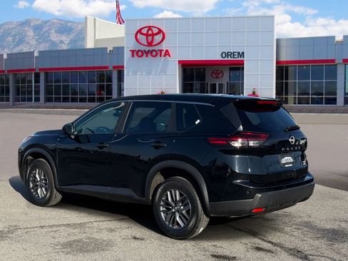 Used 2024 Nissan Rogue S AWD/4WD image 5