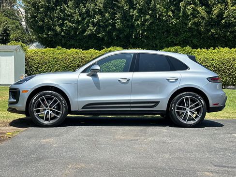 Used 2026 Porsche Macan AWD/4WD image 2
