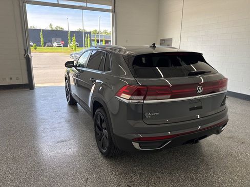 New 2026 Volkswagen Atlas Cross Sport SE AWD/4WD image 3