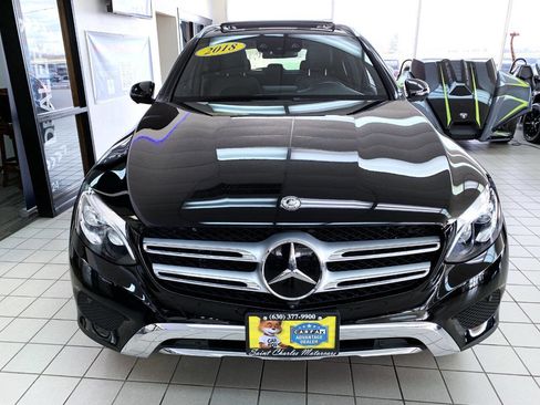 Used 2018 Mercedes-Benz GLC 300 4MATIC image 3