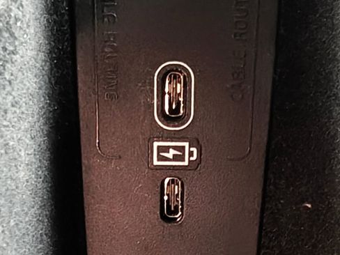 Used 2023 Volvo XC60 B5 Plus image 38