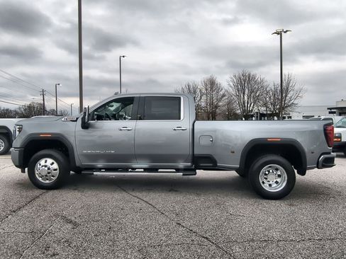 New 2026 GMC Sierra 3500 Denali w/ Denali Reserve Package image 5