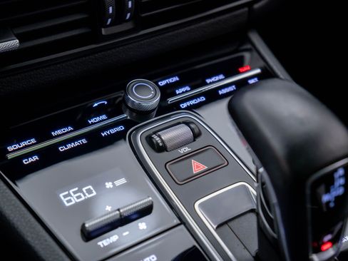 Used 2021 Porsche Cayenne E-Hybrid image 26