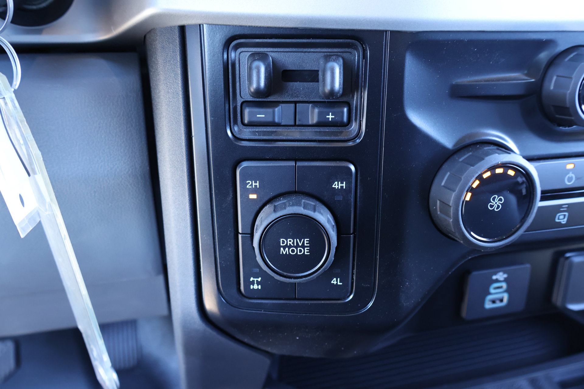 New 2026 Ford F250 XL w/ XL Driver Assist Package AWD/4WD image 7