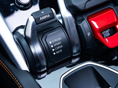 Used 2023 Lamborghini Urus S image 34