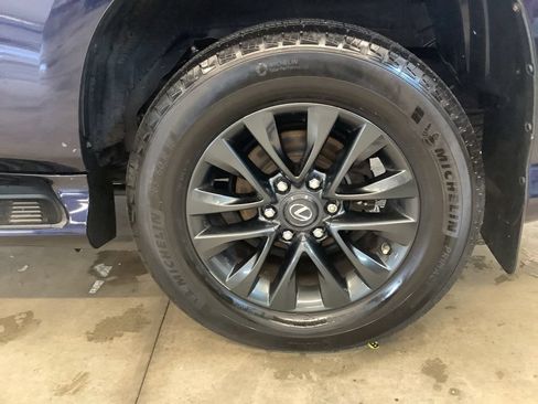 Used 2022 Lexus GX 460 Premium w/ Premium Plus Package AWD/4WD image 27