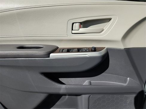 Certified 2022 Toyota Sienna LE image 18