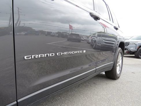 Certified 2024 Jeep Grand Cherokee Laredo X RWD image 11
