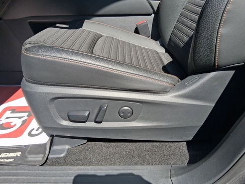 Used 2025 Nissan Pathfinder Rock Creek AWD/4WD image 13
