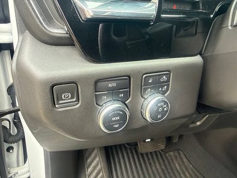 Used 2022 GMC Sierra 1500 Elevation w/ Elevation Premium Package AWD/4WD image 13