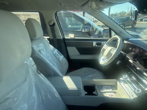 New 2026 Hyundai Santa Fe SE image 2