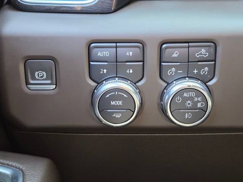 Used 2023 GMC Sierra 1500 Denali w/ Denali Reserve Package AWD/4WD image 24