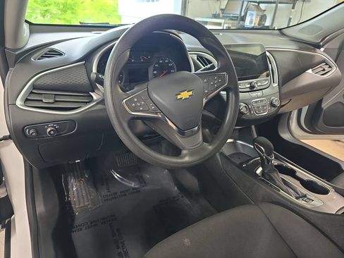 Used 2023 Chevrolet Malibu LT FWD image 15