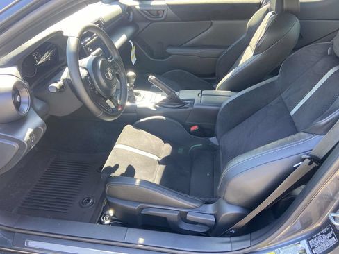 Used 2025 Toyota GR86 Premium w/ Performance Package RWD image 11