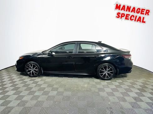 Used 2021 Toyota Camry SE FWD image 5