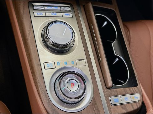 Used 2024 Genesis G80 image 25