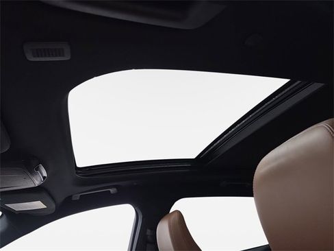 Used 2022 Lincoln Nautilus Reserve w/ Equipment Group 201A image 27