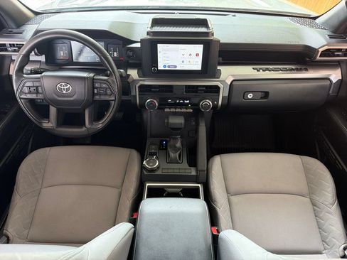Used 2025 Toyota Tacoma SR5 AWD/4WD image 23
