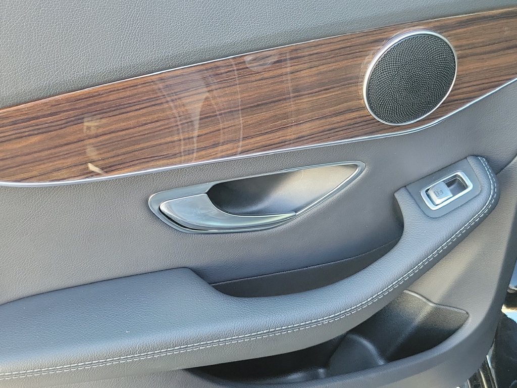Used 2019 Mercedes-Benz C 300 Sedan image 16