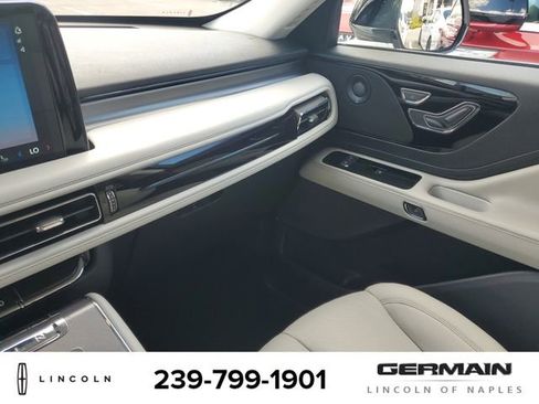New 2025 Lincoln Aviator AWD w/ Equipment Group 101A image 33