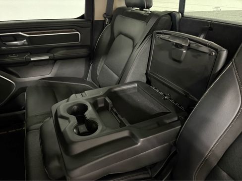 Used 2019 RAM 1500 Laramie AWD/4WD image 16