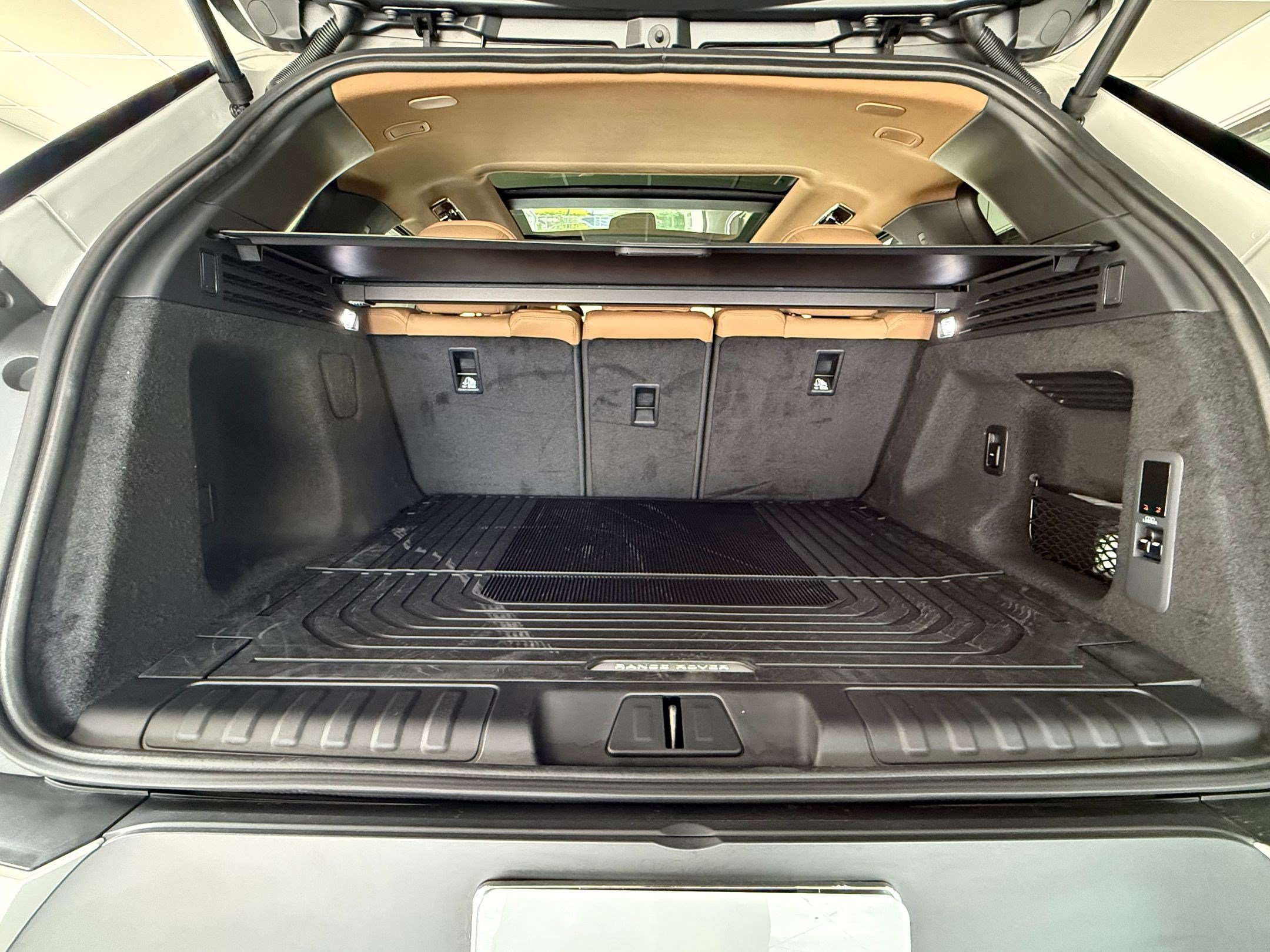 New 2027 Land Rover Range Rover Sport SE AWD/4WD image 32