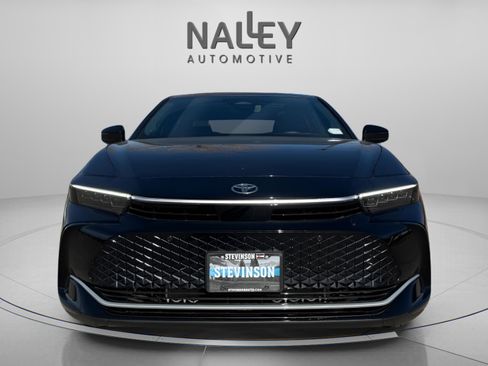 Used 2026 Toyota Crown Platinum image 8