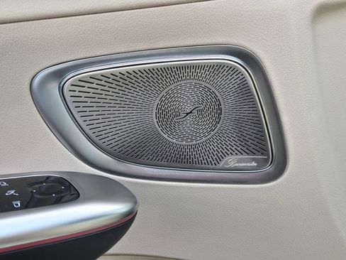 Used 2023 Mercedes-Benz C 300 Sedan image 12