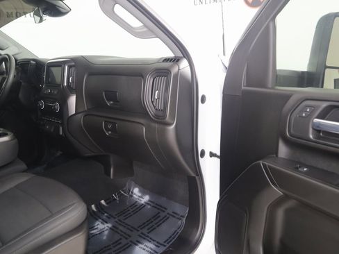 Used 2024 Chevrolet Silverado 2500 Custom w/ Custom Convenience Package image 31