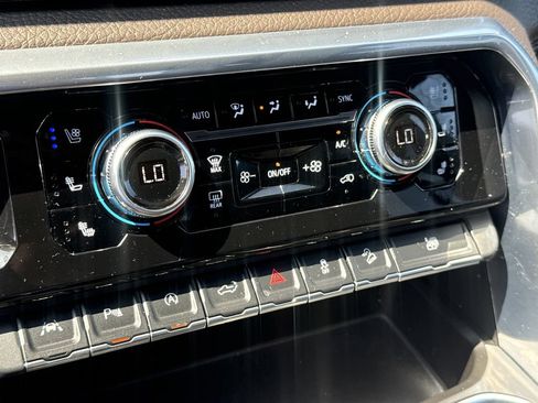 Used 2022 GMC Sierra 1500 Denali AWD/4WD image 19