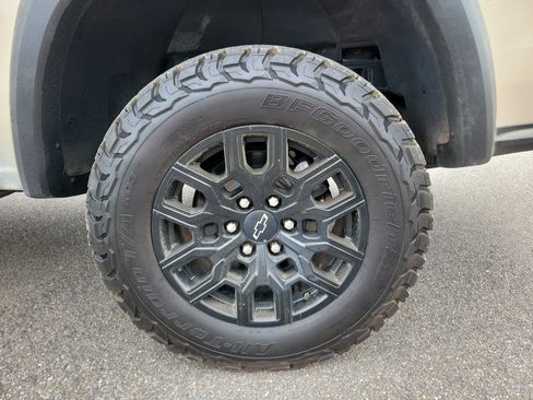 Used 2023 Chevrolet Colorado Trail Boss image 24