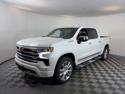 Certified 2024 Chevrolet Silverado 1500 High Country w/ High Country Premium Package AWD/4WD image 2