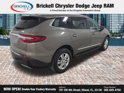 Used 2020 Buick Enclave Essence w/ LPO, Hit The Road Package FWD image 3