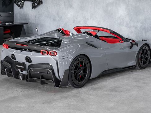 Used 2022 Ferrari SF90 Spider AWD/4WD image 21