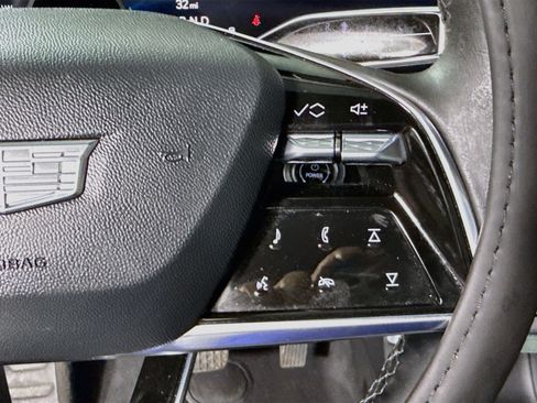 Used 2023 Cadillac Lyriq AWD image 15