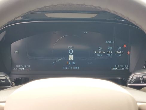 Used 2024 Lincoln Corsair AWD w/ Equipment Group 101A image 15