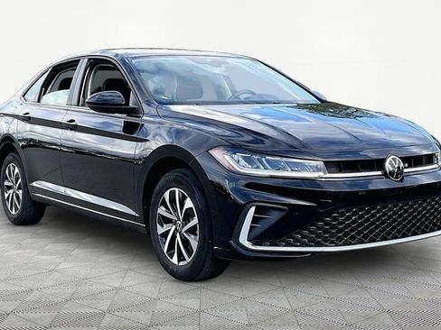 Used 2025 Volkswagen Jetta S image 1