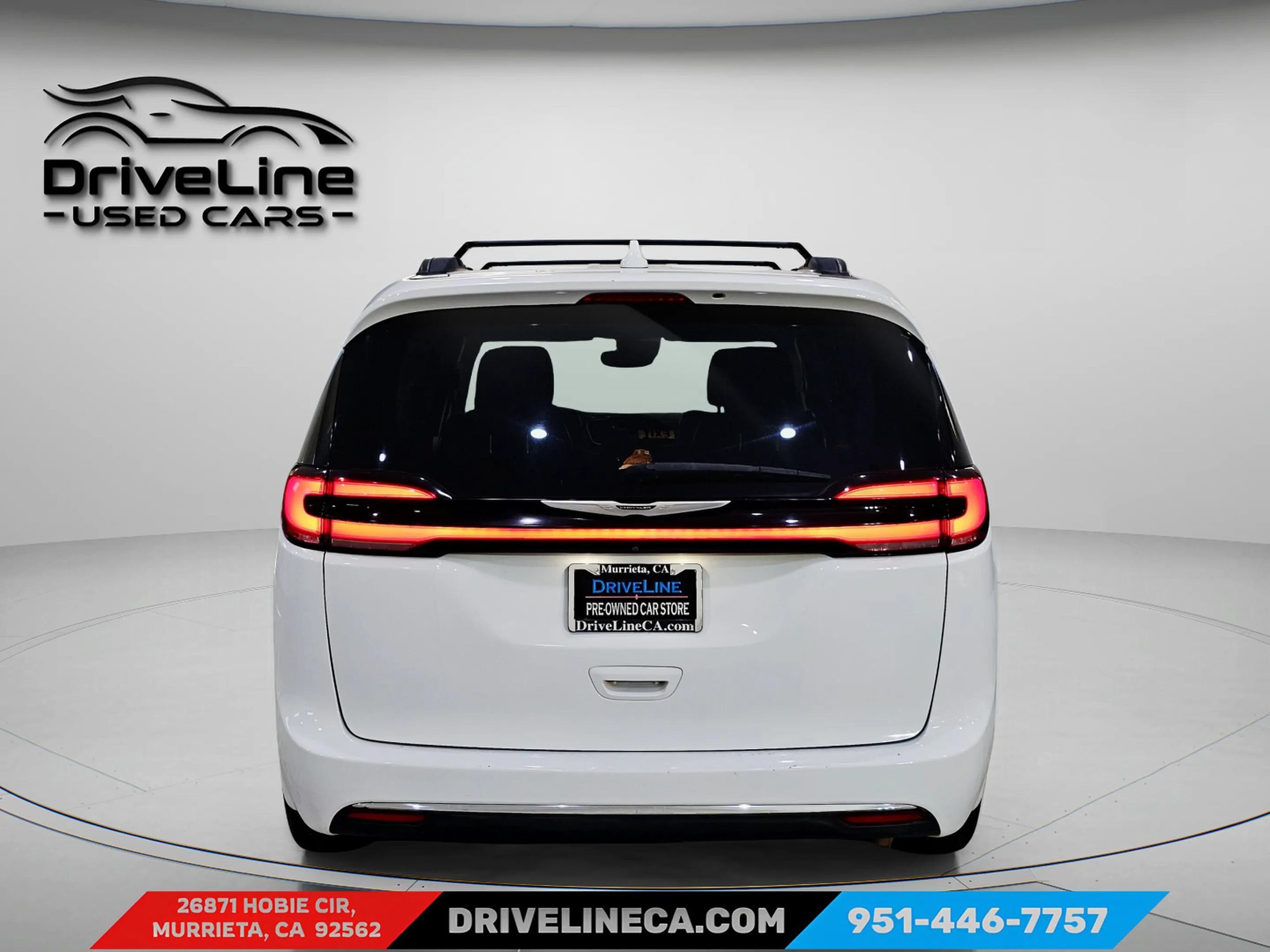 Used 2022 Chrysler Pacifica Touring-L FWD image 3