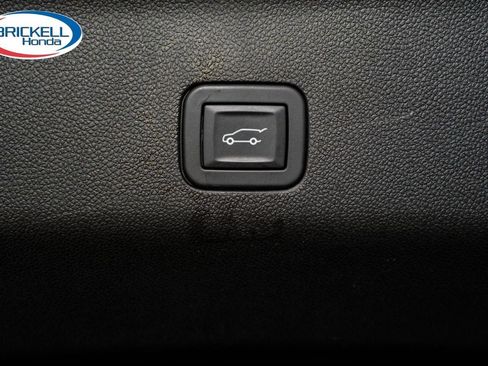 Used 2025 GMC Yukon Denali AWD/4WD image 10