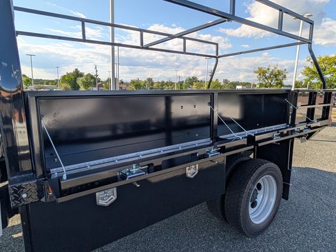 New 2025 Ford F550 4x4 Crew Cab image 16