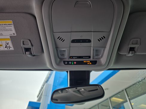 Used 2024 GMC Terrain SLT w/ Infotainment Package II image 26