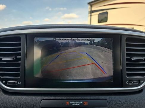 Used 2020 Kia Sportage LX image 28