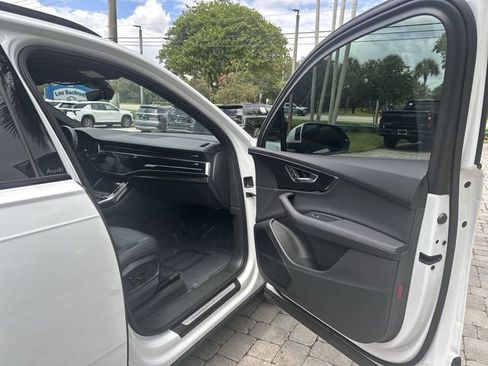 Used 2025 Audi Q7 2.0T Premium Plus w/ Premium Plus Package AWD/4WD image 23