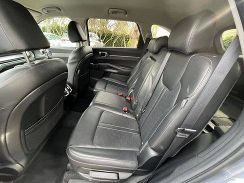 Used 2024 Kia Sorento S image 28