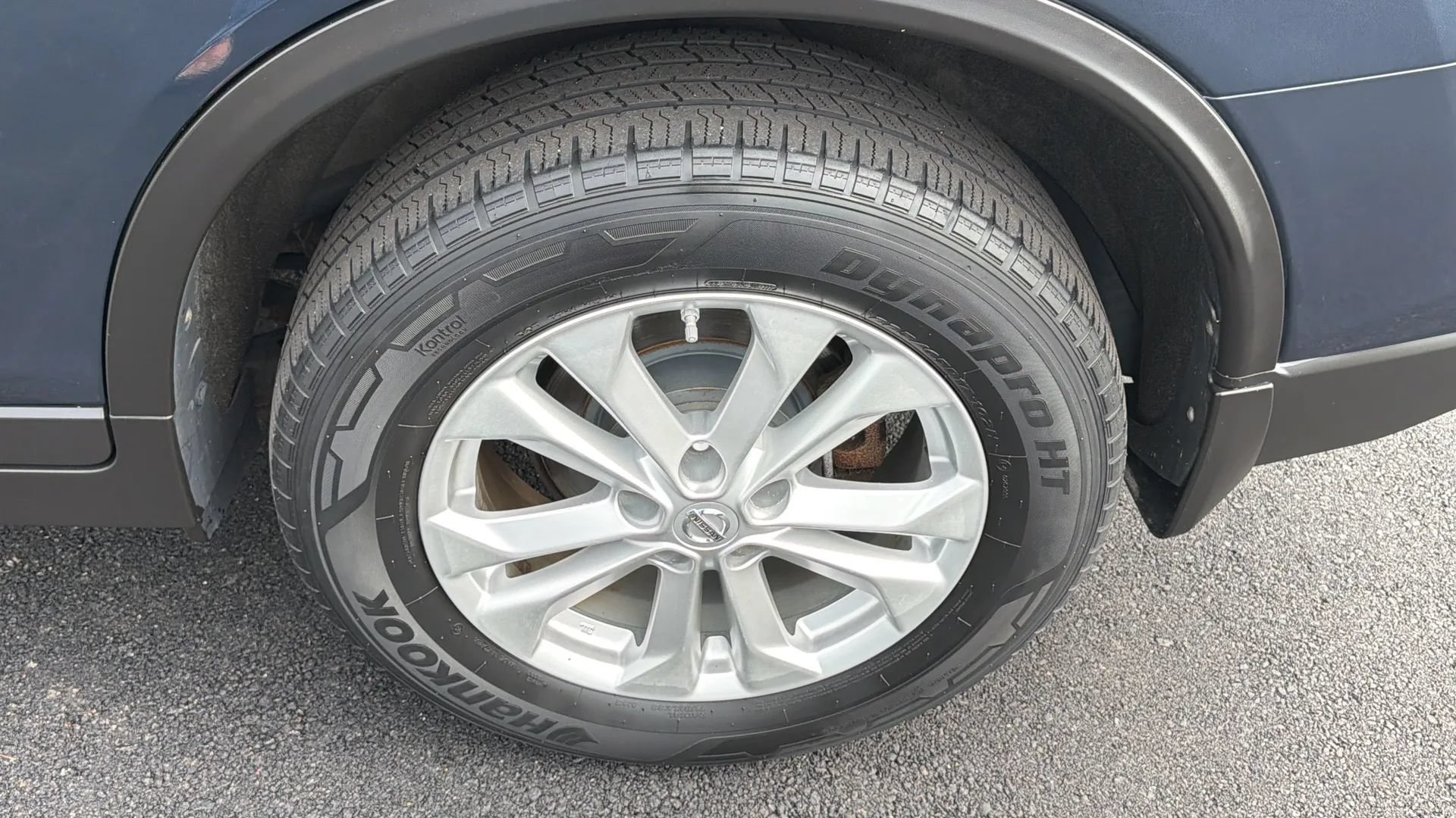 Used 2015 Nissan Rogue SV w/ SV Moonroof Package AWD/4WD image 12