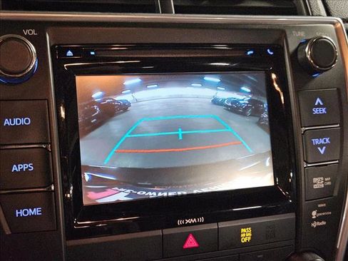 Used 2017 Toyota Camry SE w/ Moonroof Package image 14