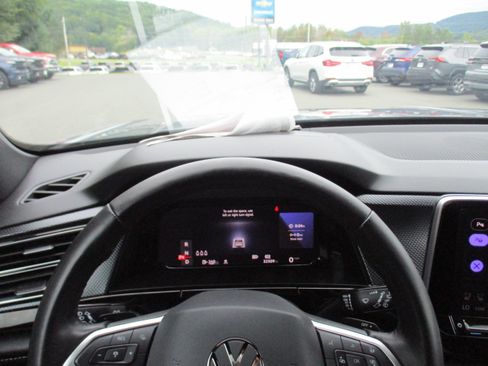 Used 2024 Volkswagen Atlas Cross Sport SEL Premium R-Line AWD/4WD image 18