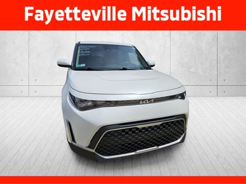 Used 2023 Kia Soul S FWD image 3