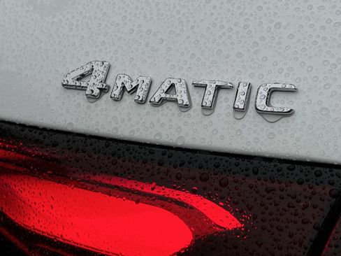 Used 2026 Mercedes-Benz GLC 300 4MATIC image 28